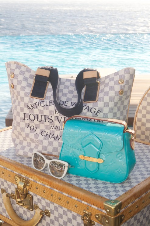 Luxus-Shopping auf Mykonos: Louis Vuitton Laden in weißem …